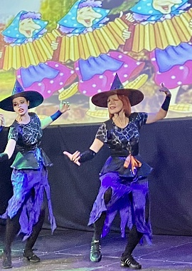 "Забавы у новогодней ёлки"