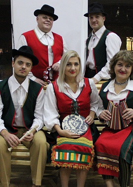 Народный финский семейный вокальный ансамбль «Sateenkaari»